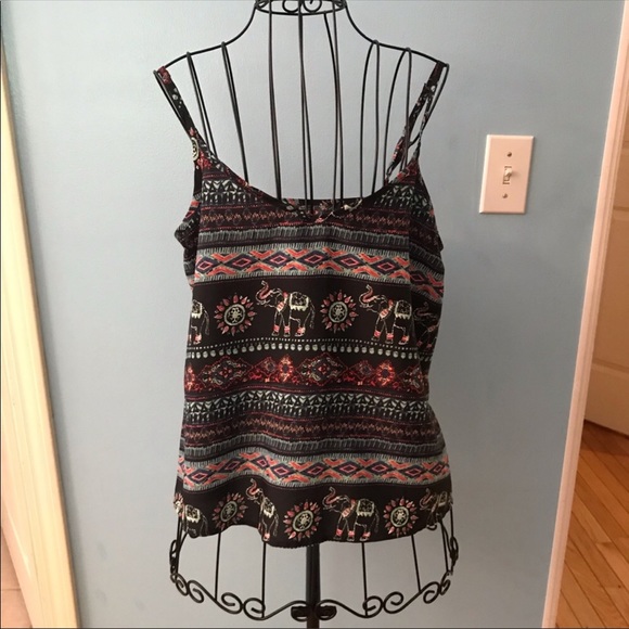 HOLLISTER ๐ tank - Picture 5 of 5